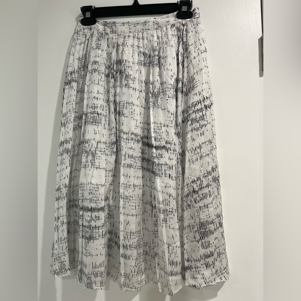 Avec Les Filles Black and White Smocked A-Line Midi Skirt Size 0